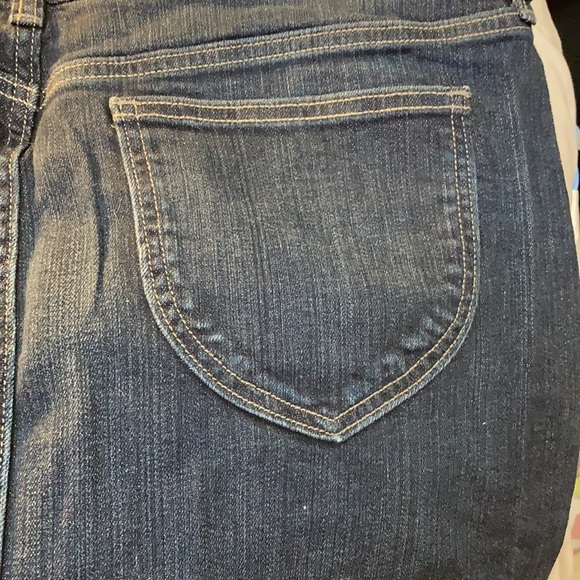 FINAL MARKDOWN Ladies’ Old Navy Button-front Denim Skirt (12) - Picture 5 of 7